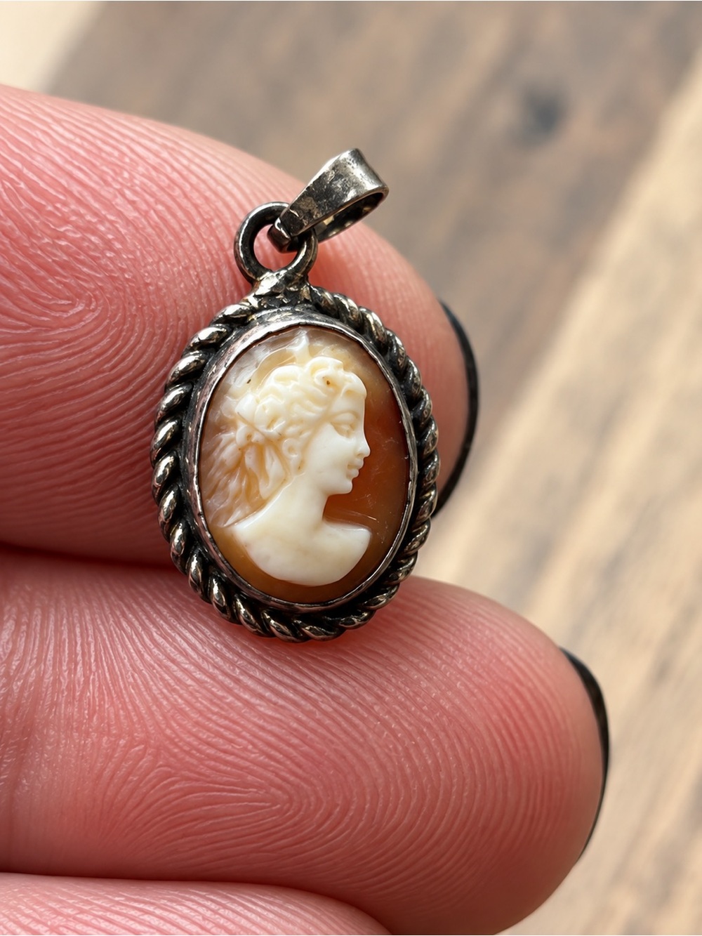 Vintage Carved Cameo Pendant Classical Lady Profile Ornate Rope Frame Unmarked